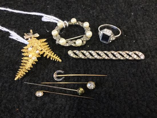 9ct gold fern leaf brooch, set seed pearls, costume target brooch, a ring & sundries